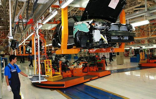 智能制造新引擎 北京奔驰新工厂与北京软件服务的协同发展